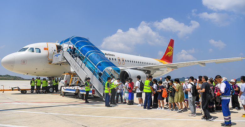 “精準扶貧”首倡地邁入航空時(shí)代 湘西邊...